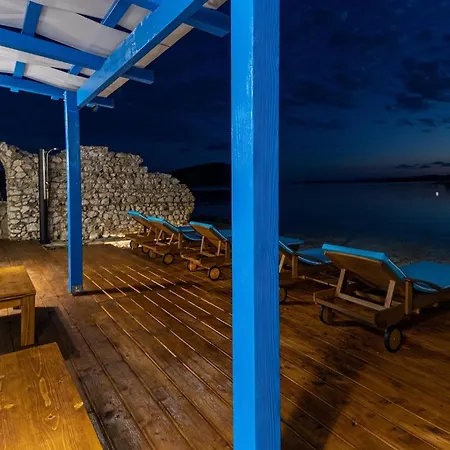 Otus *